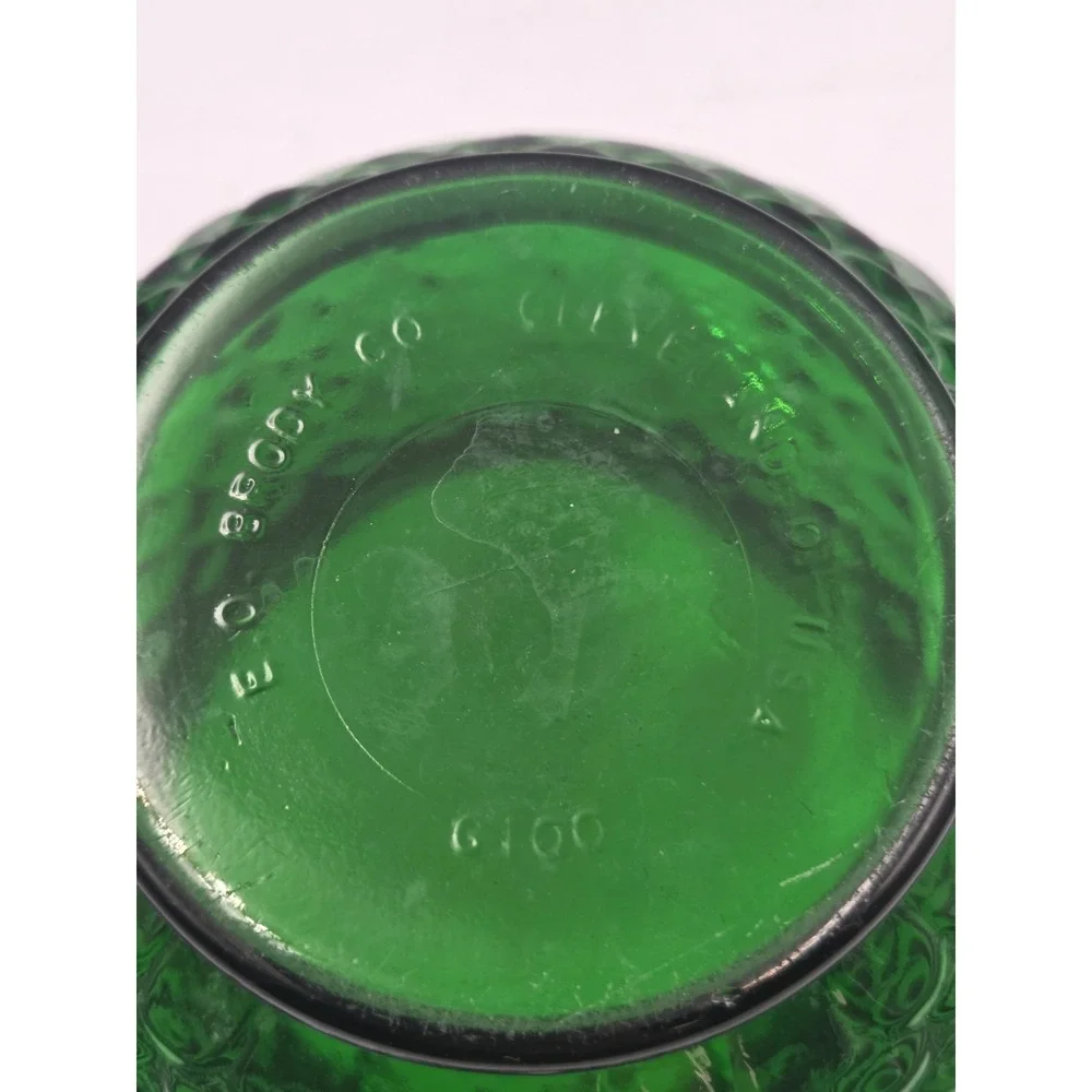 Vintage E O BRODY Co Emerald Green Fish Scale Glass Vase G100 Short w Wide Mouth